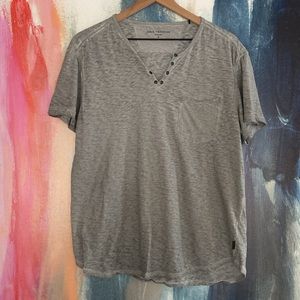 🔥EC🔥John Varvatos 100% Cotton V-Neck T-shirt.